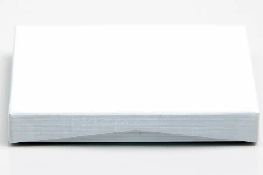 4-5/8X3-3/8X5/8 WHITE LINEN W/SILVER POP UP INSERT